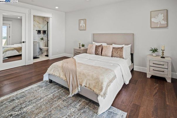 Bathroom, Bedroom, Interior, Recessed Lighting, Wood Texture Flooring