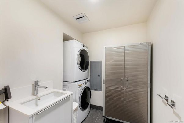 Interior, Washer