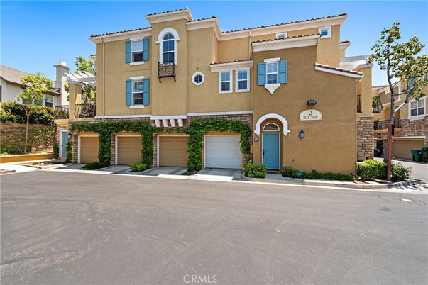 Attached, Exterior, Facade, Mediterranean