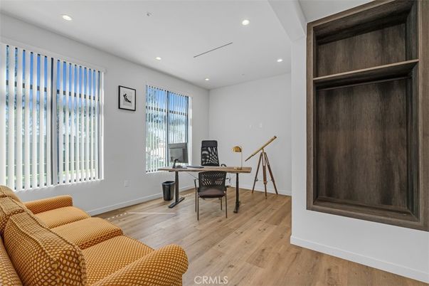 Home Office, Interior, Recessed Lighting, Wood Texture Flooring