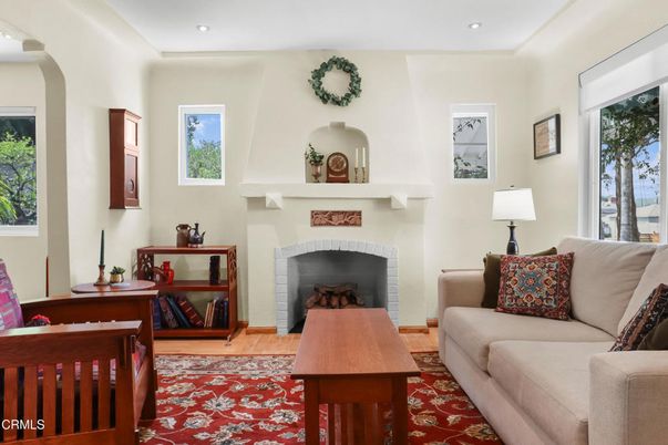 Fireplace, Interior, Living room, Recessed Lighting