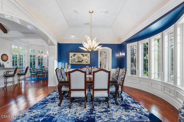 Chandelier, Dining room, Interior, Pendant Lights, Recessed Lighting, Wood Texture Flooring