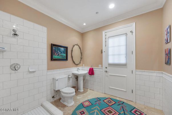 Bathroom, Interior, Recessed Lighting