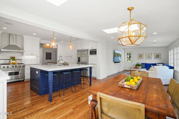 Dining room, Interior, Kitchen, Living room, Pendant Lights, Recessed Lighting, Stainless Steel Appliances, Wood Texture Flooring