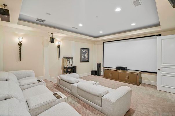Interior, Projection Screen, Recessed Lighting, Theatre Room
