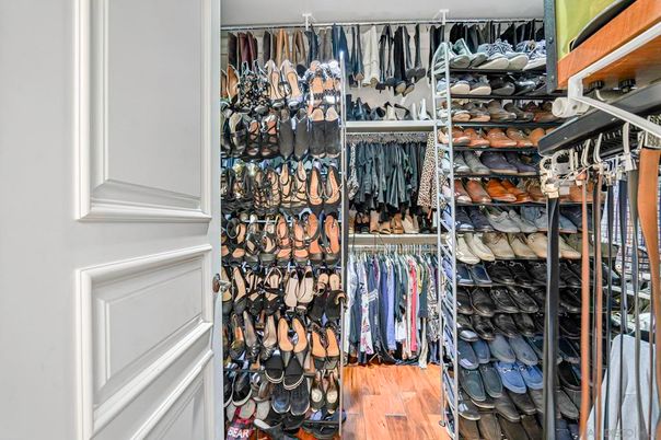 Interior, Walk-in Closets, Wood Texture Flooring