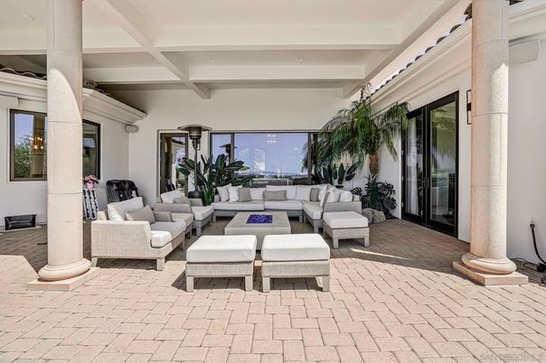 Exterior, Living room