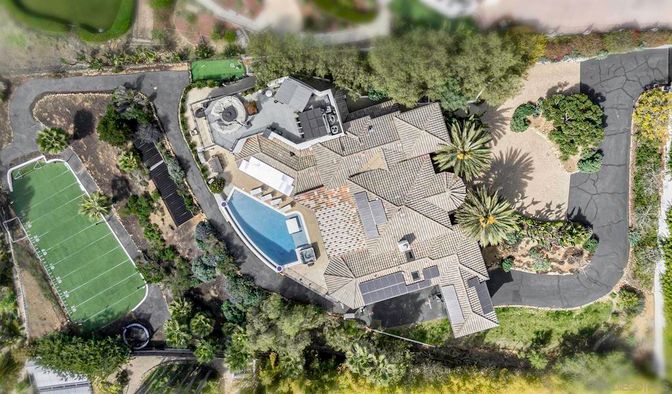 Exterior, Drone