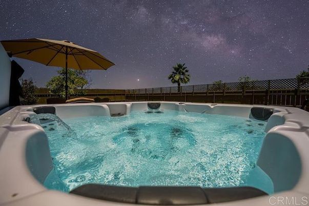 Exterior, Hot Tub, Pool