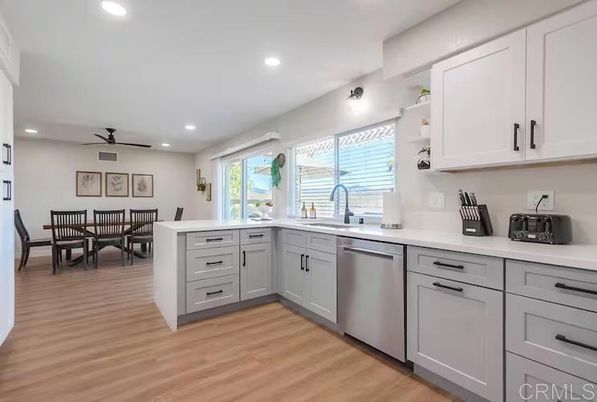Dining room, Interior, Kitchen, Recessed Lighting, Wood Texture Flooring