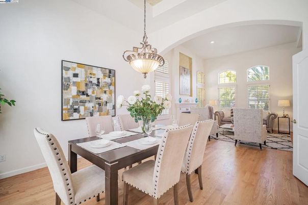 Dining room, Interior, Living room, Pendant Lights, Recessed Lighting, Wood Texture Flooring