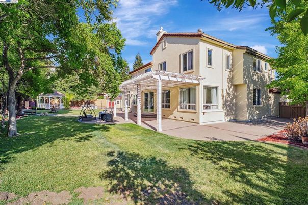 Backyard, Exterior, Playground