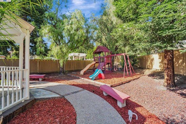 Backyard, Exterior, Playground
