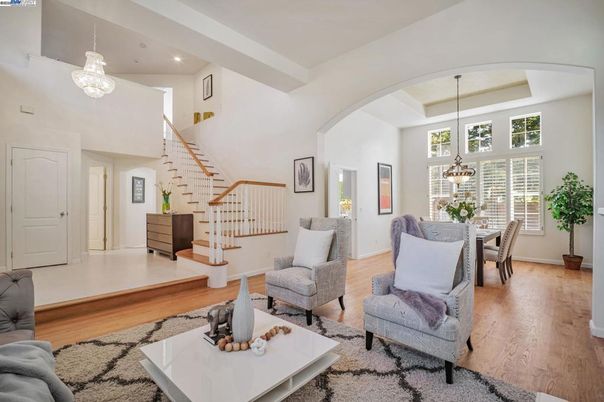 Chandelier, Dining room, Interior, Living room, Pendant Lights, Recessed Lighting, Wood Texture Flooring