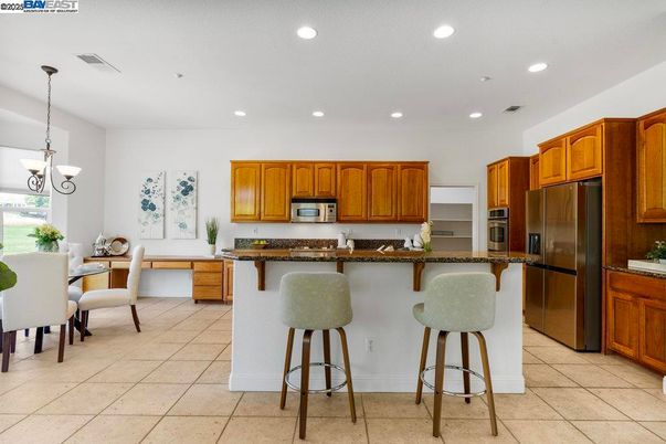 Dining room, Interior, Kitchen, Pendant Lights, Recessed Lighting, Stainless Steel Appliances
