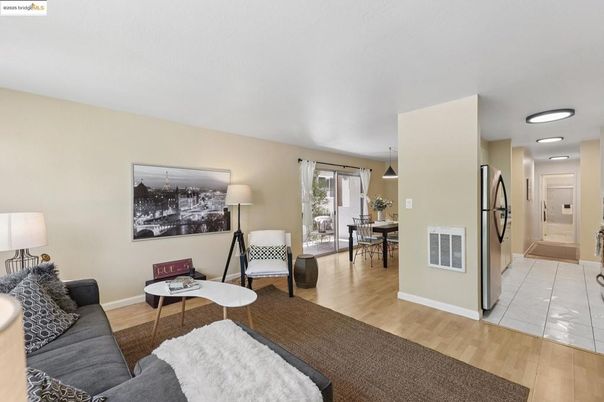 Dining room, Interior, Living room, Pendant Lights, Recessed Lighting, Wood Texture Flooring