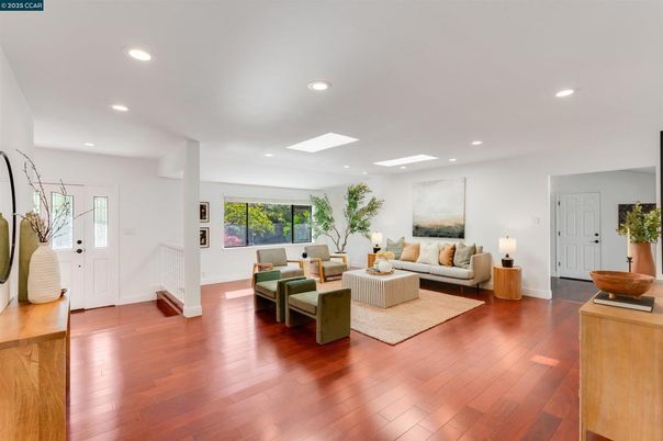 Interior, Living room, Recessed Lighting, Wood Texture Flooring