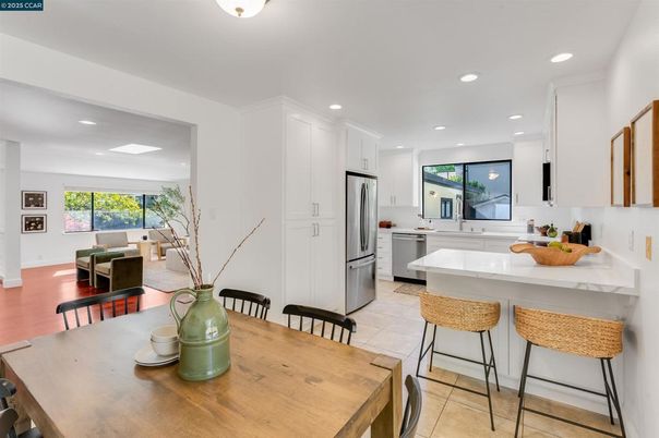 Dining room, Interior, Kitchen, Recessed Lighting, Stainless Steel Appliances