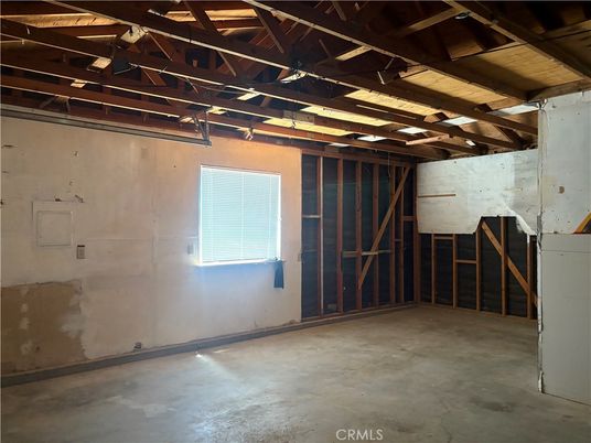 Empty room, Interior, Wooden Beams, Wooden Ceilings
