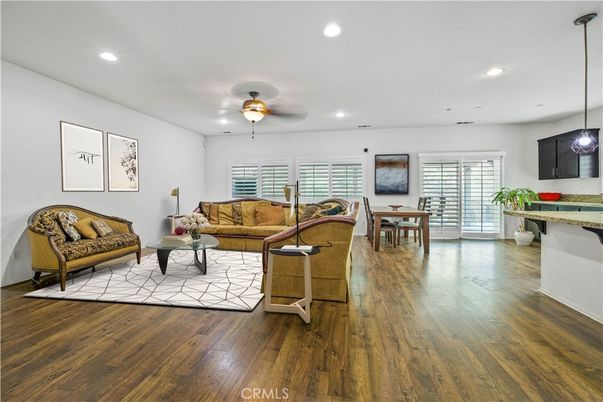 Dining room, Interior, Living room, Pendant Lights, Recessed Lighting, Wood Texture Flooring