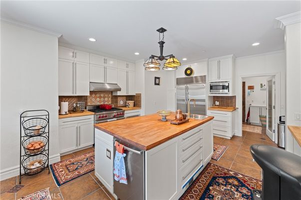 Interior, Kitchen, Pendant Lights, Recessed Lighting, Stainless Steel Appliances