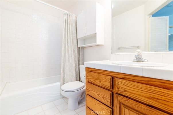 Bathroom, Interior, Tile Countertops