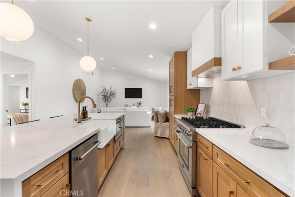 Interior, Kitchen, Living room, Pendant Lights, Recessed Lighting, Stainless Steel Appliances, Wood Texture Flooring