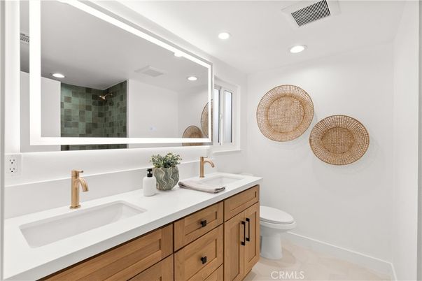 Bathroom, Dual Sink Vanities, Interior, Recessed Lighting