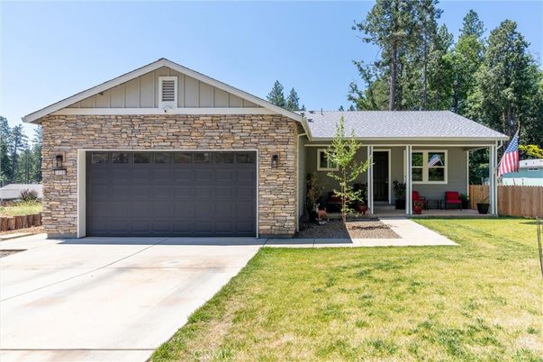 Attached, Exterior, Facade, Ranch