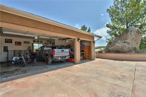 Exterior, Garage