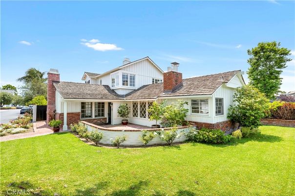 Backyard, Exterior, Facade, Brick Facade, Farmhouse