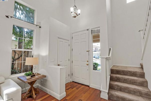 Interior, Pendant Lights, Wood Texture Flooring