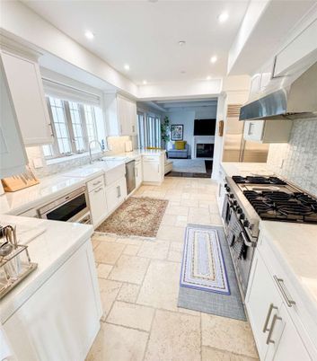 Interior, Kitchen, Living room, Recessed Lighting, Stainless Steel Appliances
