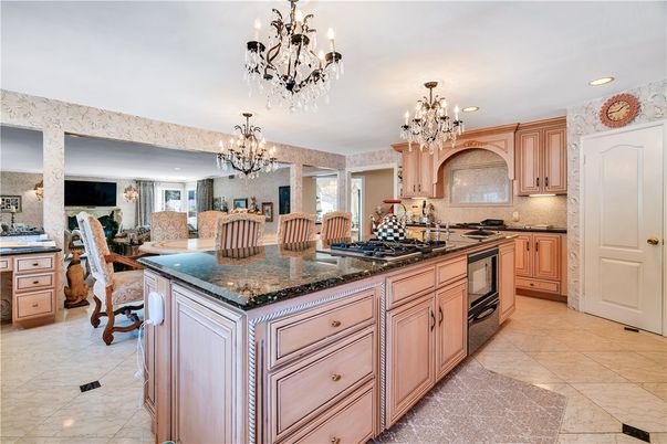 Chandelier, Dining room, Interior, Kitchen, Recessed Lighting