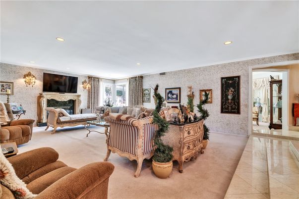 Fireplace, Interior, Living room, Recessed Lighting