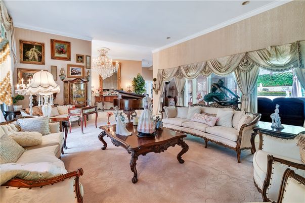 Chandelier, Interior, Living room, Piano, Recessed Lighting