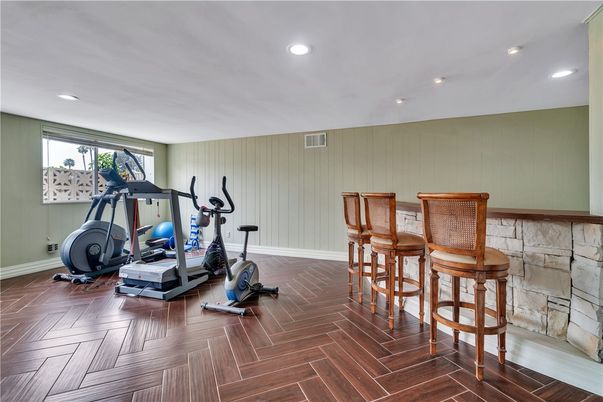 Fitness Equipment, Interior, Recessed Lighting, Wood Texture Flooring
