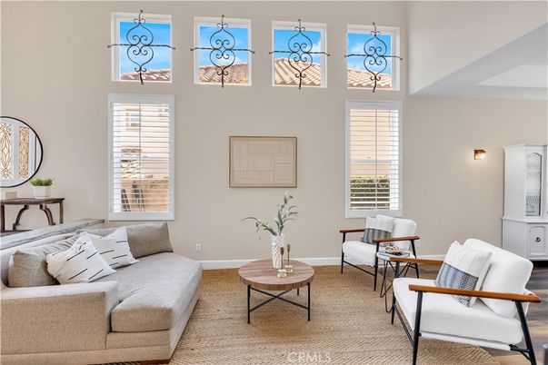 Chandelier, Interior, Living room