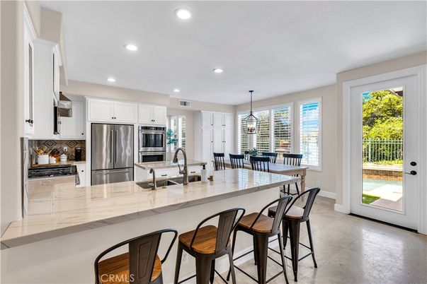 Dining room, Interior, Kitchen, Pendant Lights, Recessed Lighting, Stainless Steel Appliances