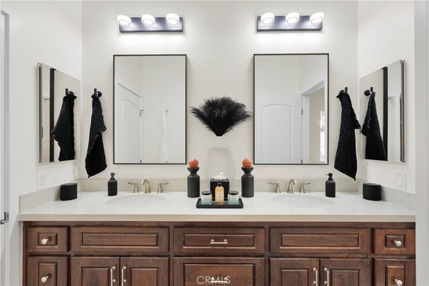 Bathroom, Dual Sink Vanities, Interior