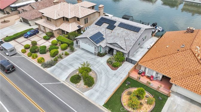 Exterior, Drone
