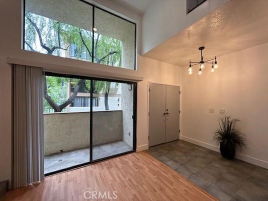Empty room, Interior, Pendant Lights, Wood Texture Flooring