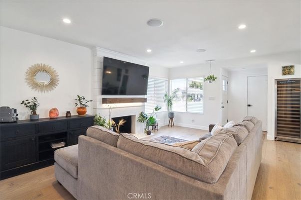 Fireplace, Interior, Living room, Pendant Lights, Recessed Lighting, Wood Texture Flooring