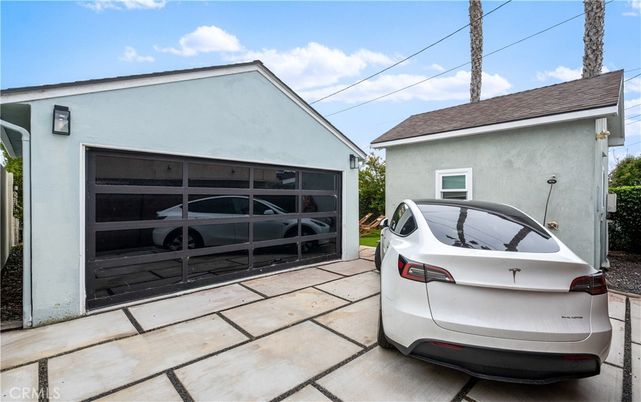 Detached Garage, Exterior