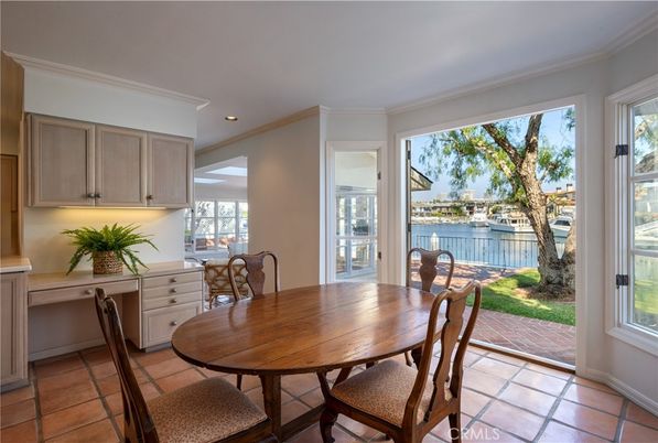 Dining room, Interior, Recessed Lighting, Water
