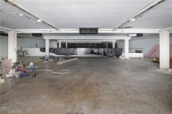 Garage, Interior
