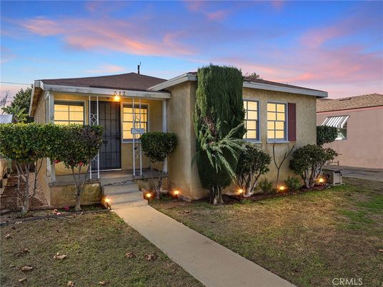 Backyard, Exterior, Facade, Ranch