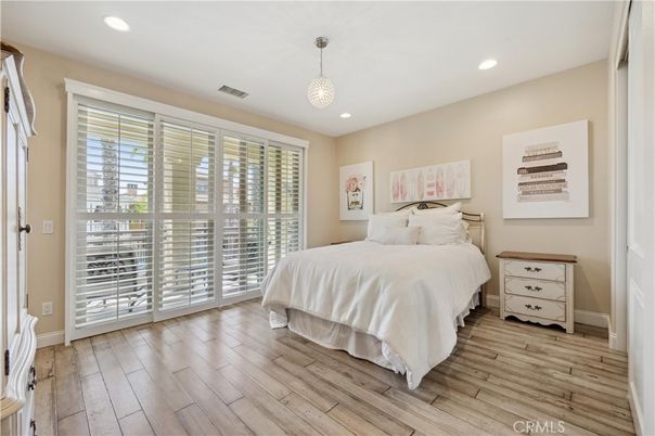 Bedroom, Interior, Pendant Lights, Recessed Lighting, Wood Texture Flooring