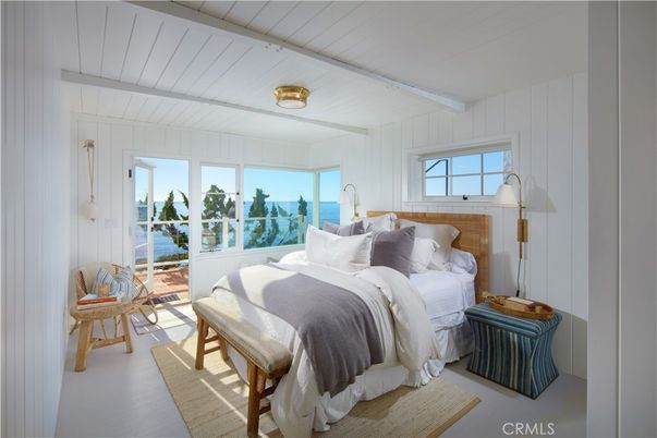 Bedroom, Interior, Water