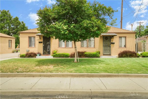 Exterior, Facade, Ranch